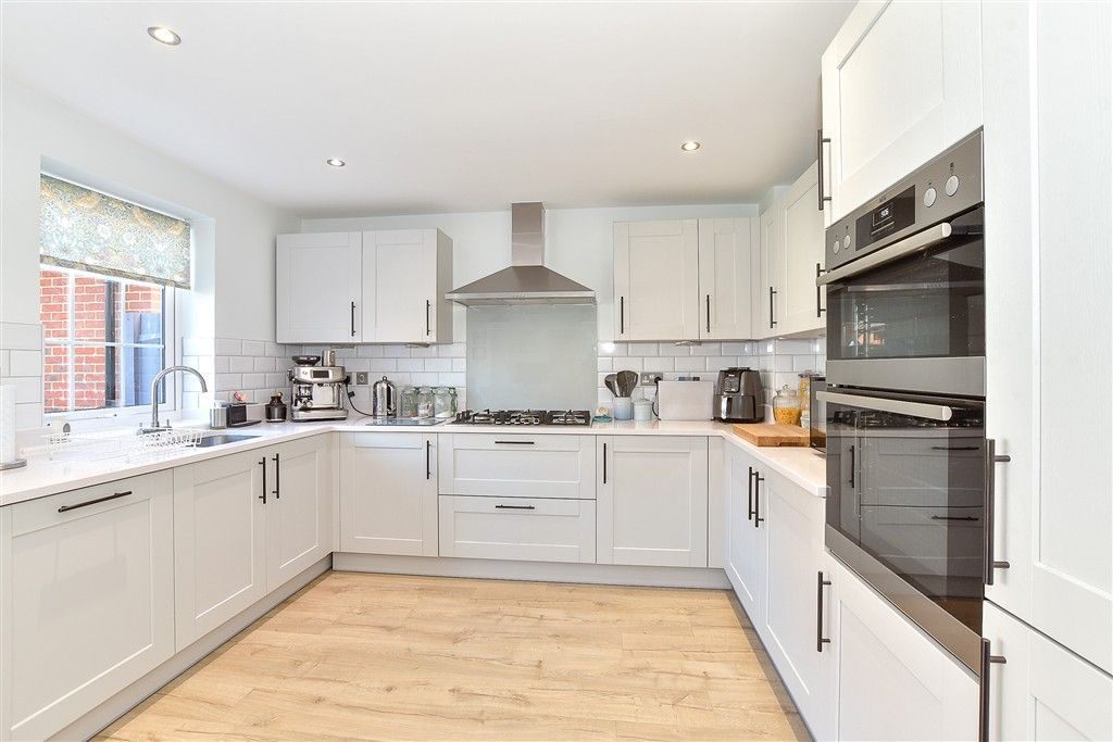 Property photo 3 of 16 Kitchen/ Dining Room