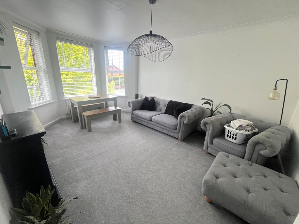 Property photo 2 of 10 Lounge