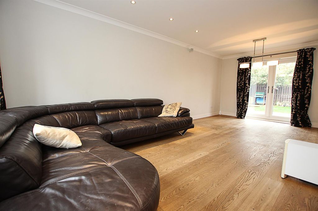 Property photo 3 of 11 Lounge1.Jpg