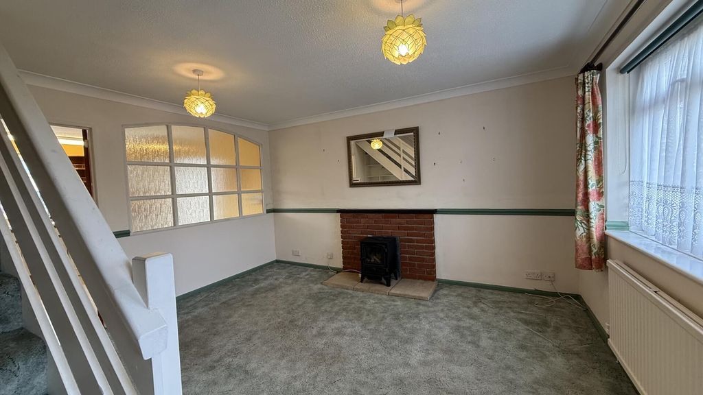 Property photo 2 of 21 Living Room