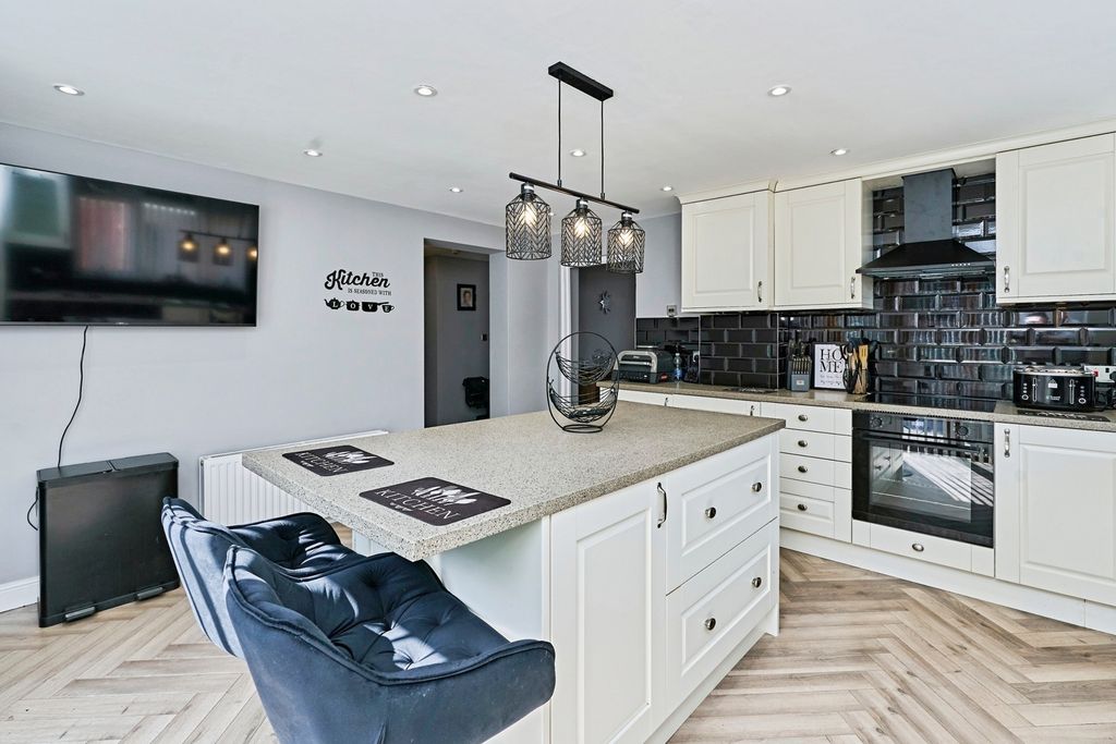 Property photo 1 of 20 Pbox-Img.Jpg
