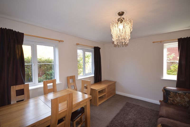 Property photo 2 of 12 Lge