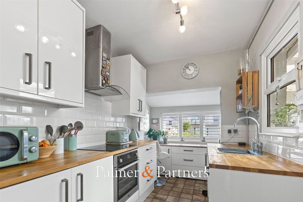 Property photo 2 of 25 Picture No. 34