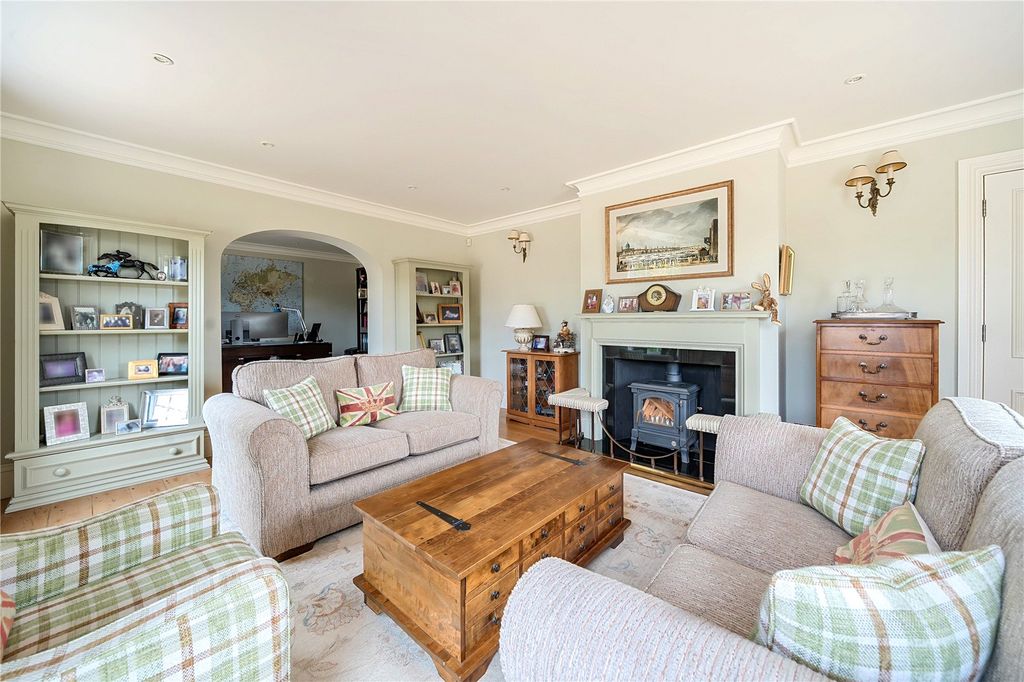 Property photo 3 of 29 Sitting Room