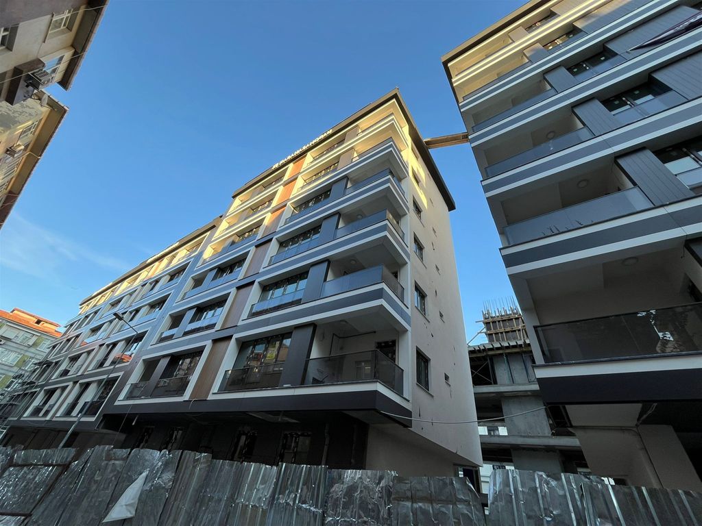 Property photo 2 of 11 Newly Built Istanbul Property For Sale - First Floor Apartment