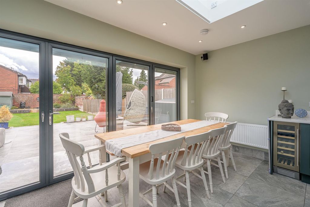 Property photo 3 of 31