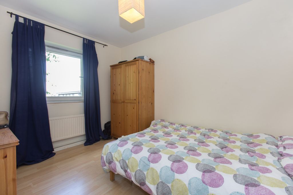 Property photo 3 of 6 4