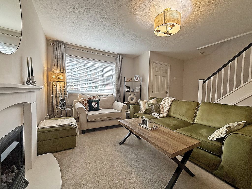 Property photo 3 of 23 Lounge