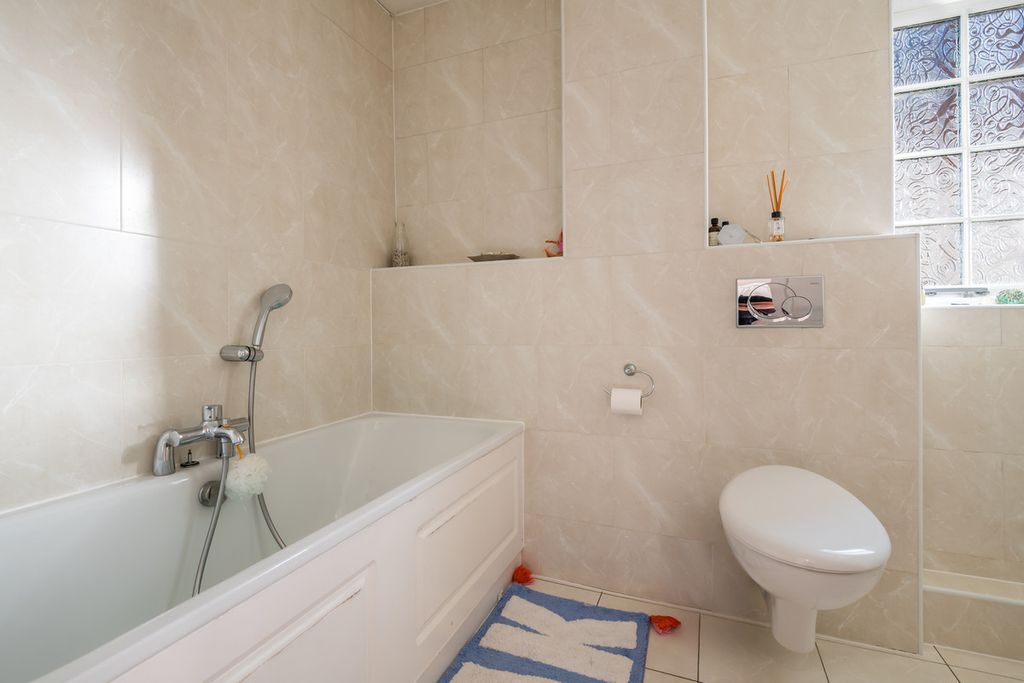Property photo 1 of 28