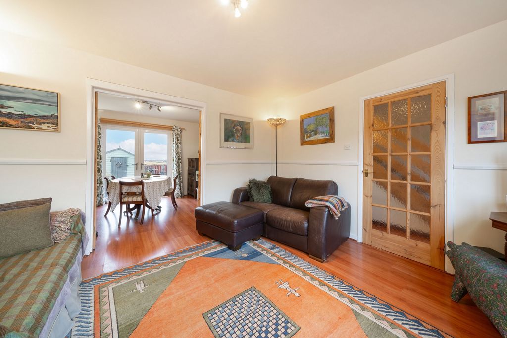 Property photo 2 of 27 Photo 12