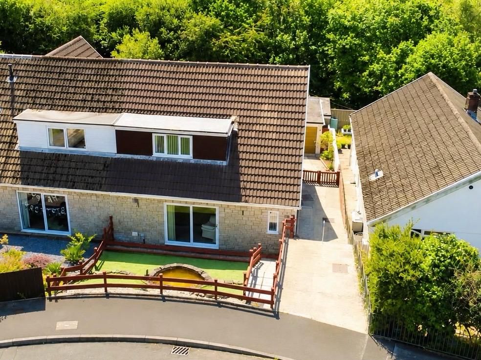 Property photo 1 of 31