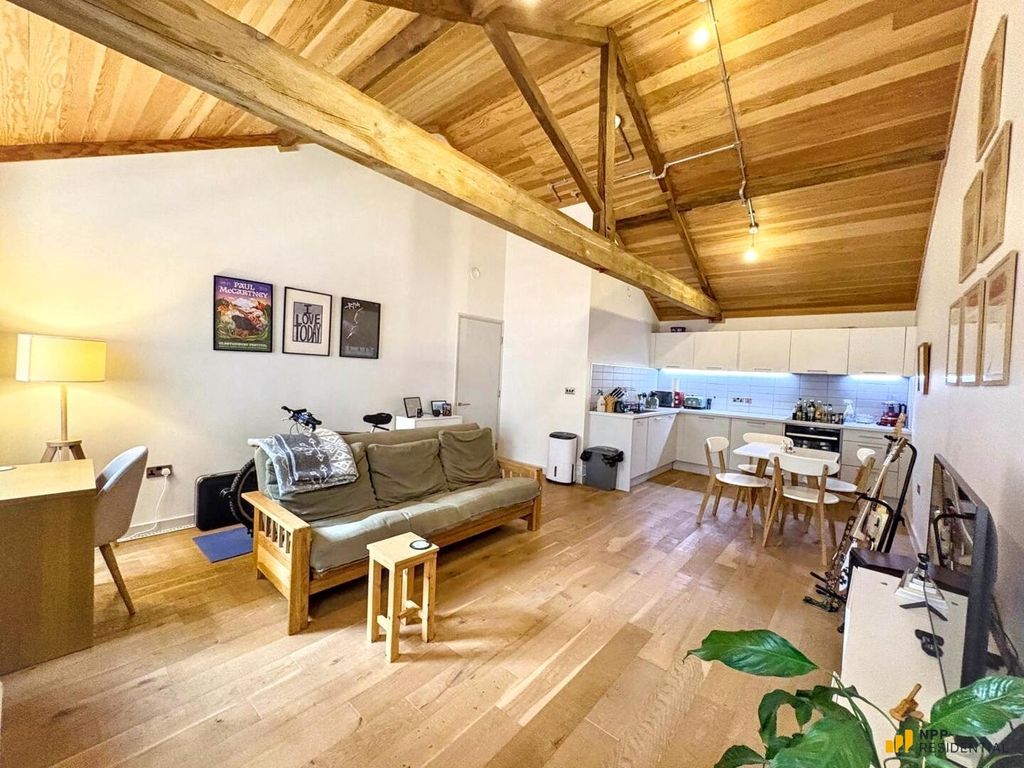 Property photo 2 of 38 Living Room