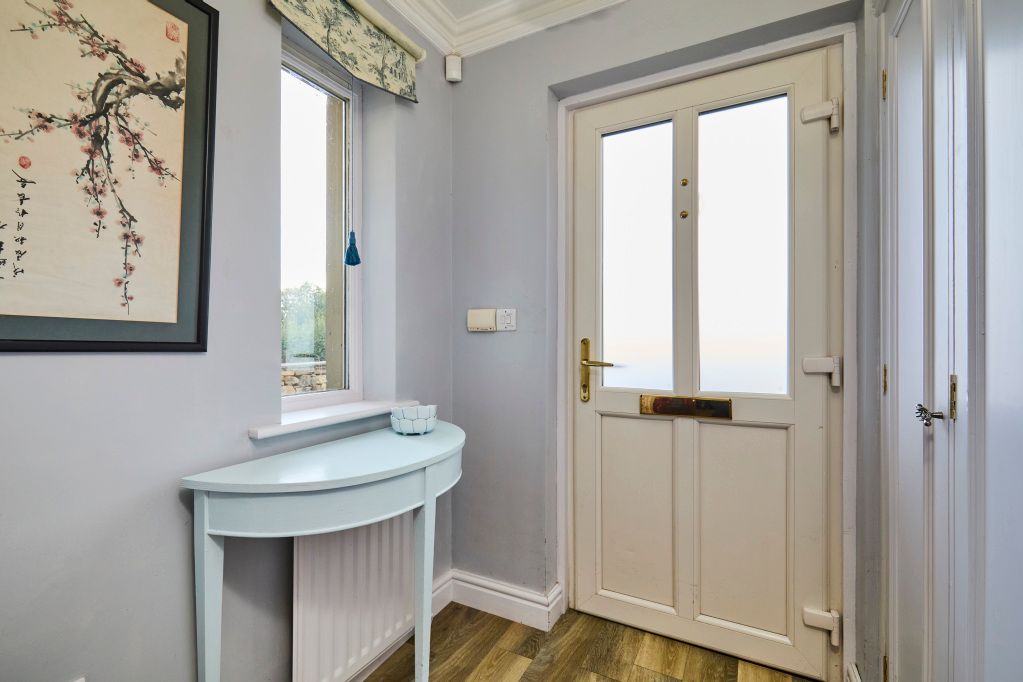 Property photo 2 of 25 Entrance Porch