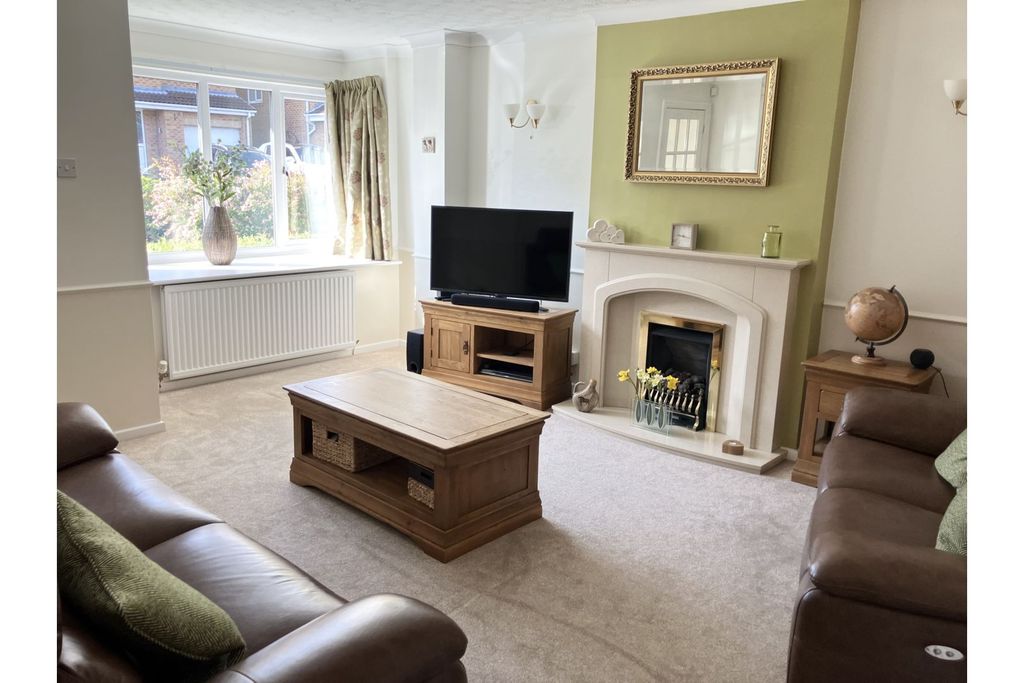 Property photo 2 of 20