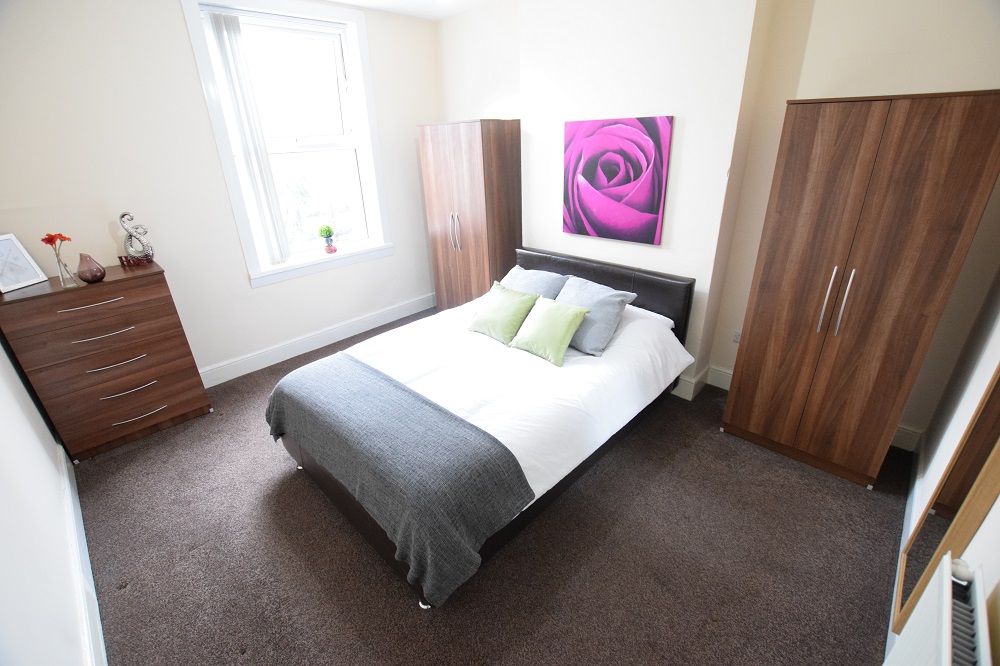 Property photo 1 of 10 Room 4