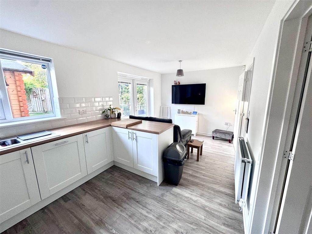 Property photo 2 of 22 Open Plan Kitchen And Dining Room