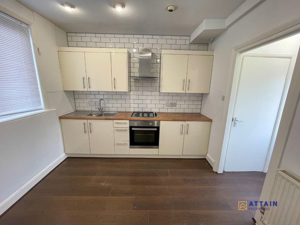 Property photo 2 of 14 Kitchen.Jpg