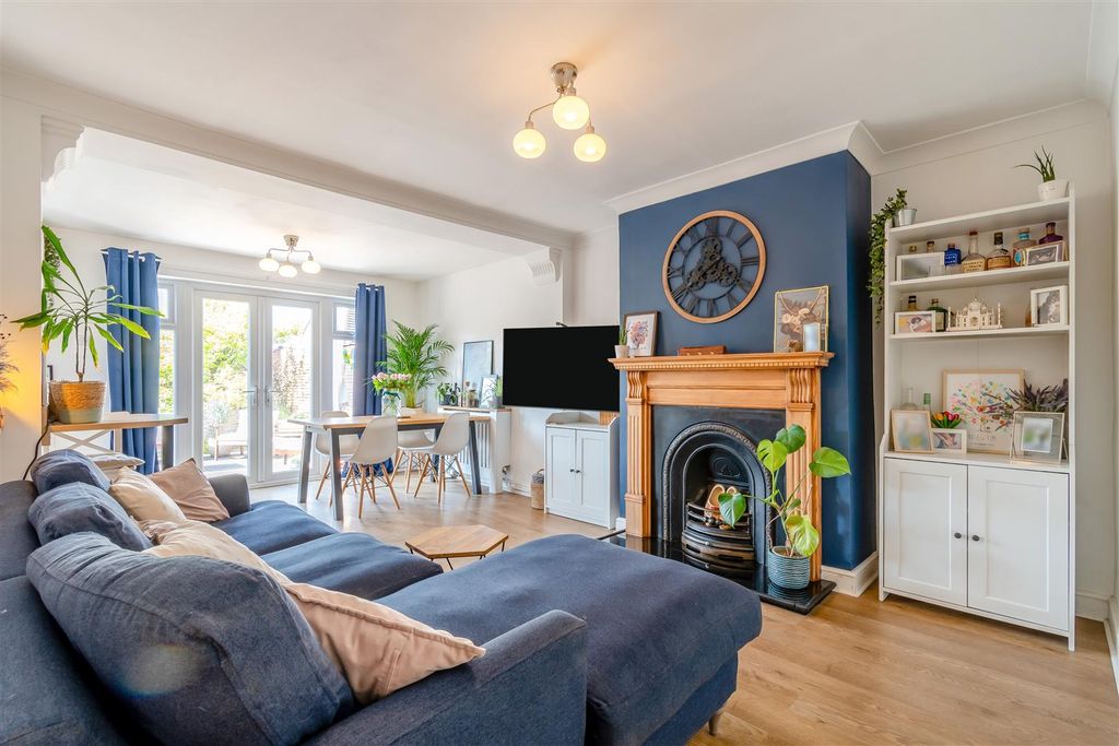 Property photo 2 of 43 8689514-Interior09.Jpg