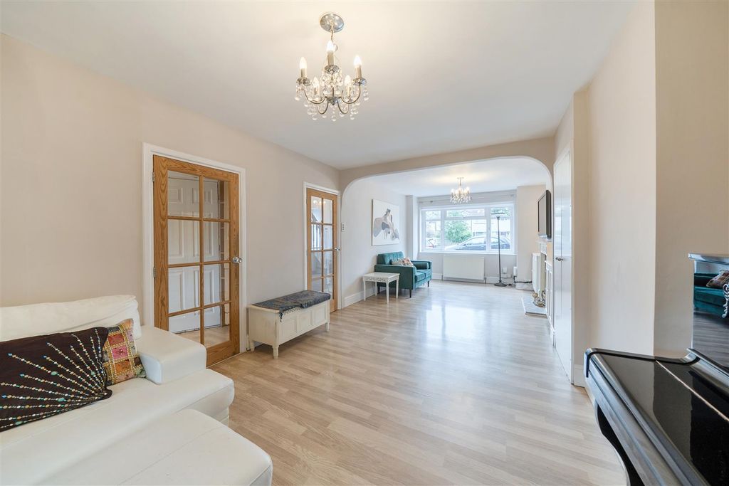 Property photo 3 of 19