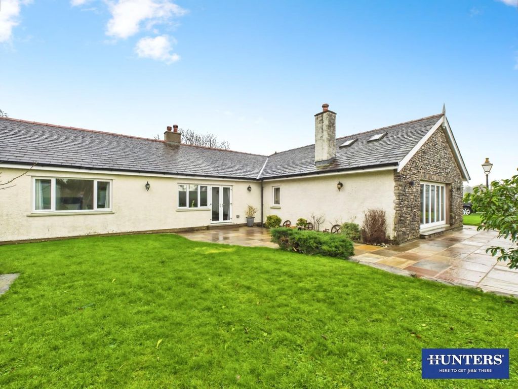 Property photo 3 of 33 F38E68B8-Cam04559G0-Pr0305-Still038.Jpg