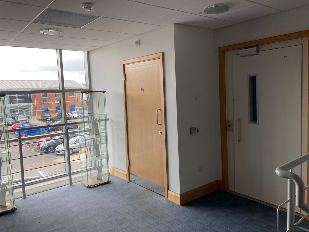 Property photo 3 of 9 Photo 6