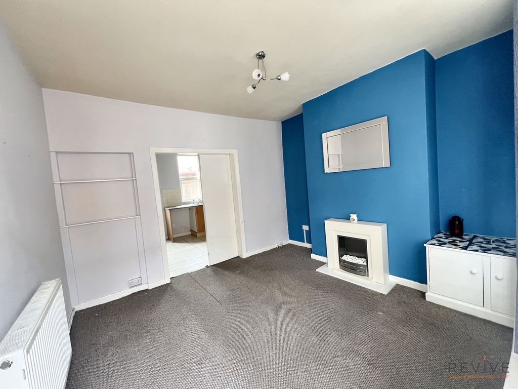 Property photo 2 of 8 Lounge