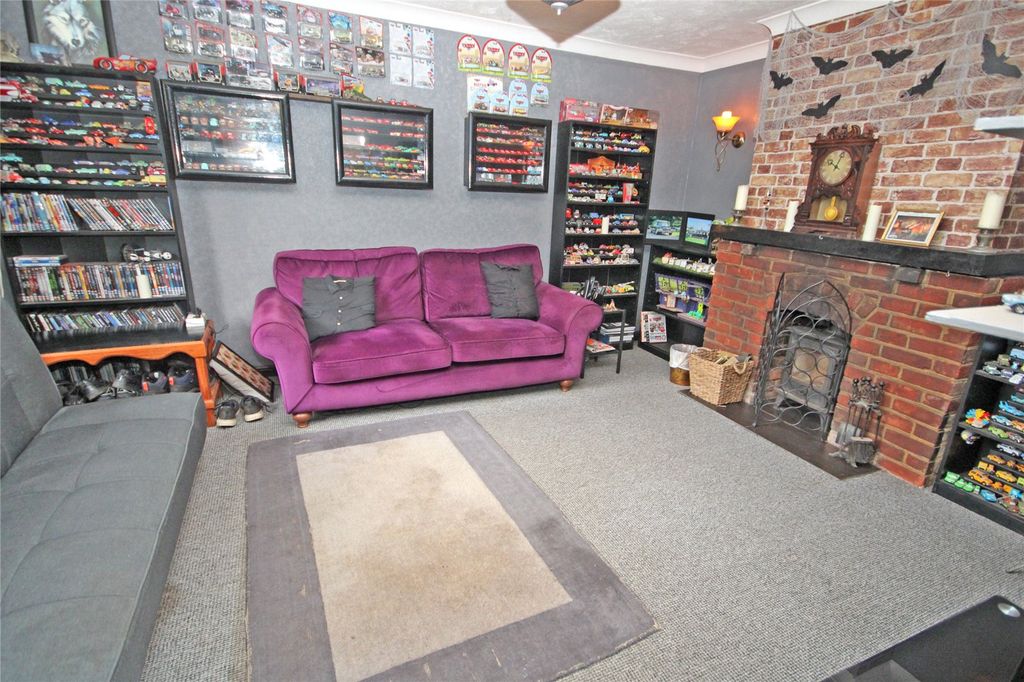 Property photo 3 of 13 Picture No. 11