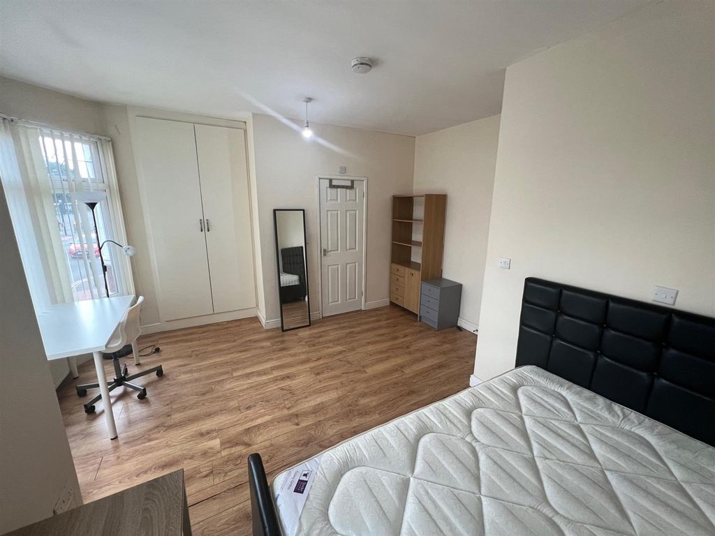 Property photo 1 of 8 Img_1515_5_Original.Jpeg