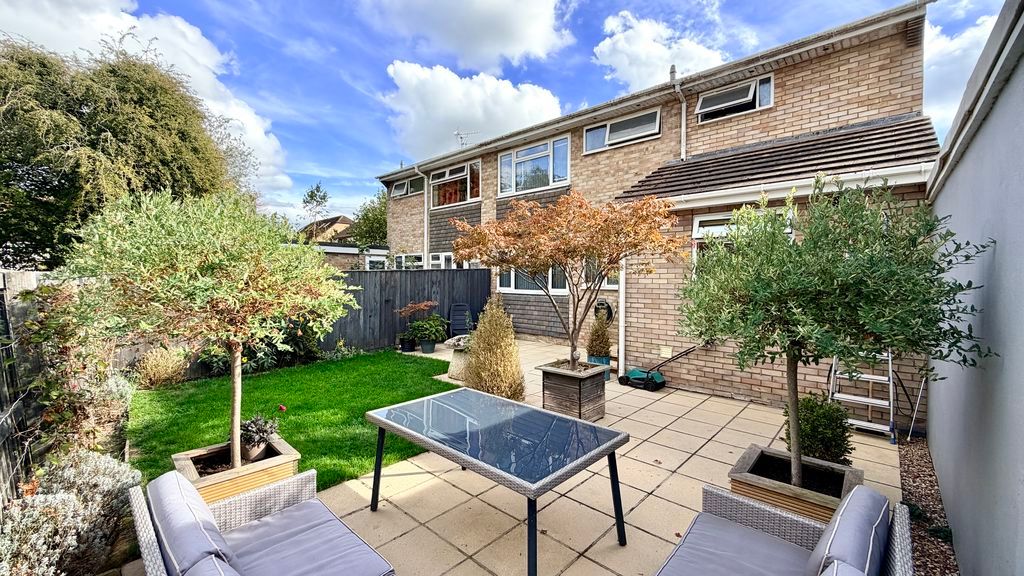 Property photo 2 of 17 Rear Garden