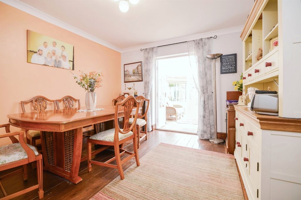 Property photo 3 of 15