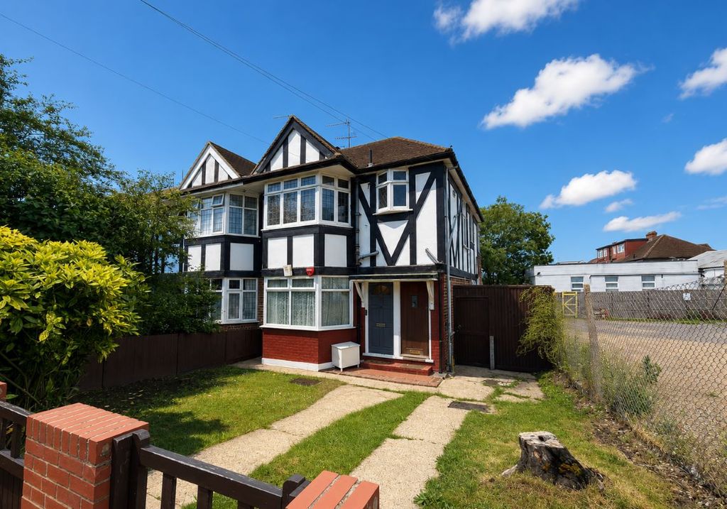 Property photo 1 of 8