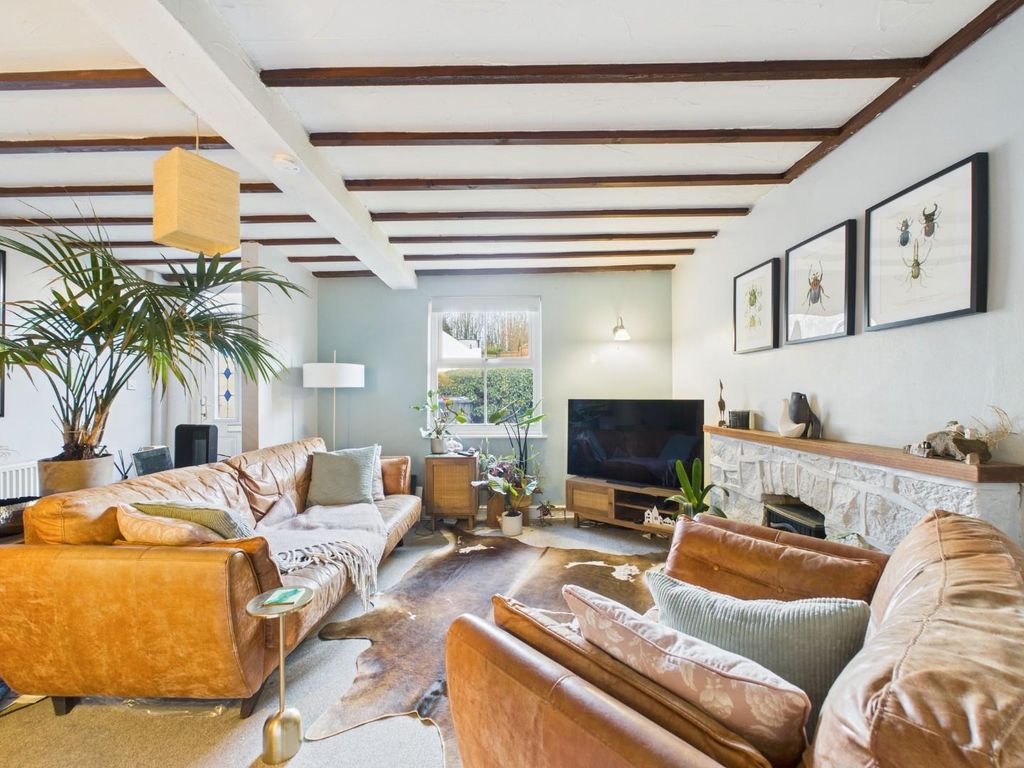 Property photo 2 of 10 Sitting Room