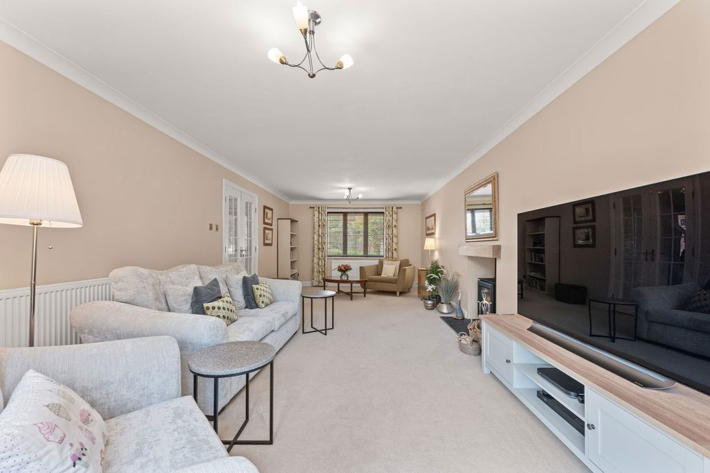 Property photo 3 of 50
