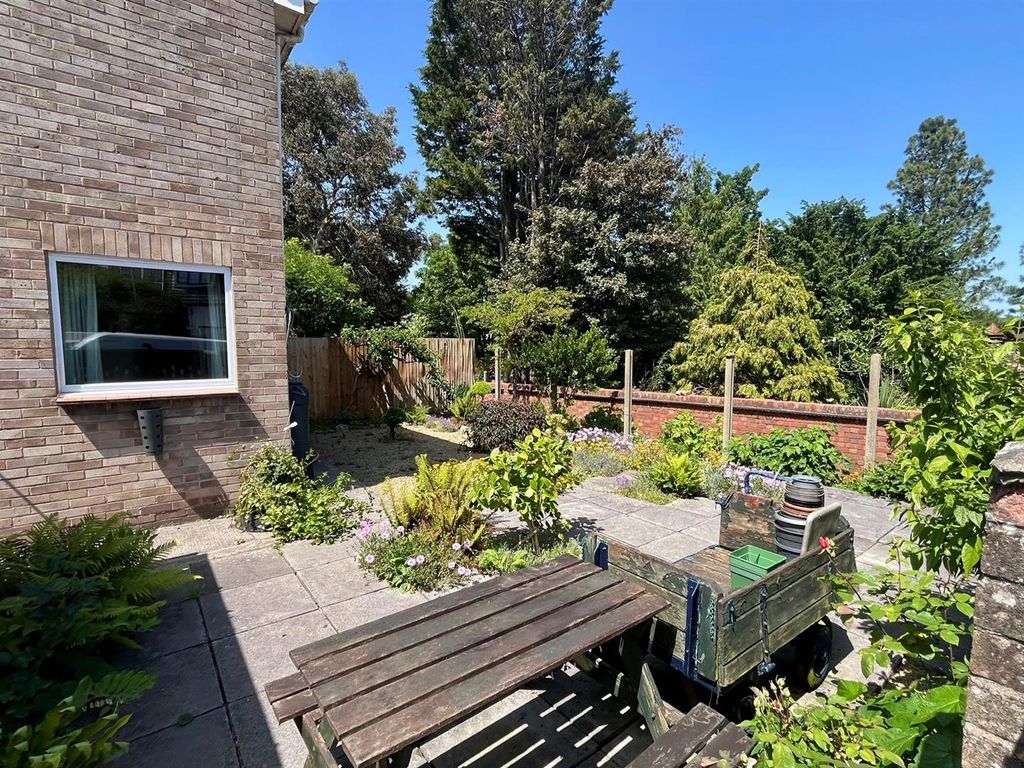 Property photo 2 of 15