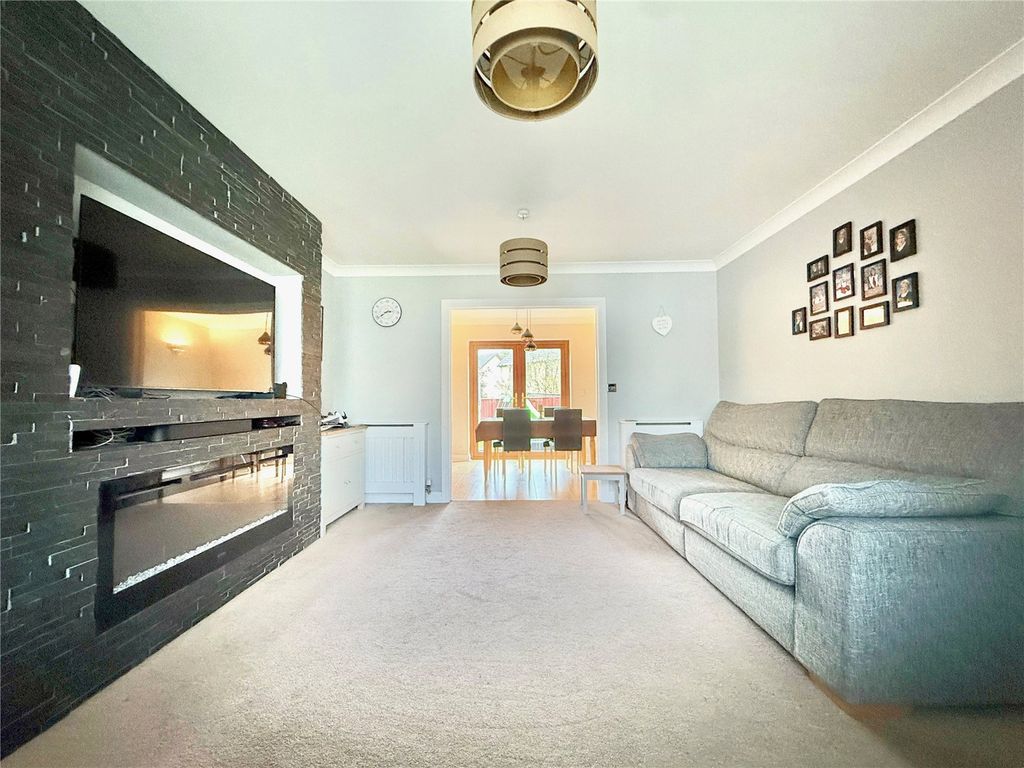 Property photo 3 of 19 Picture No. 18