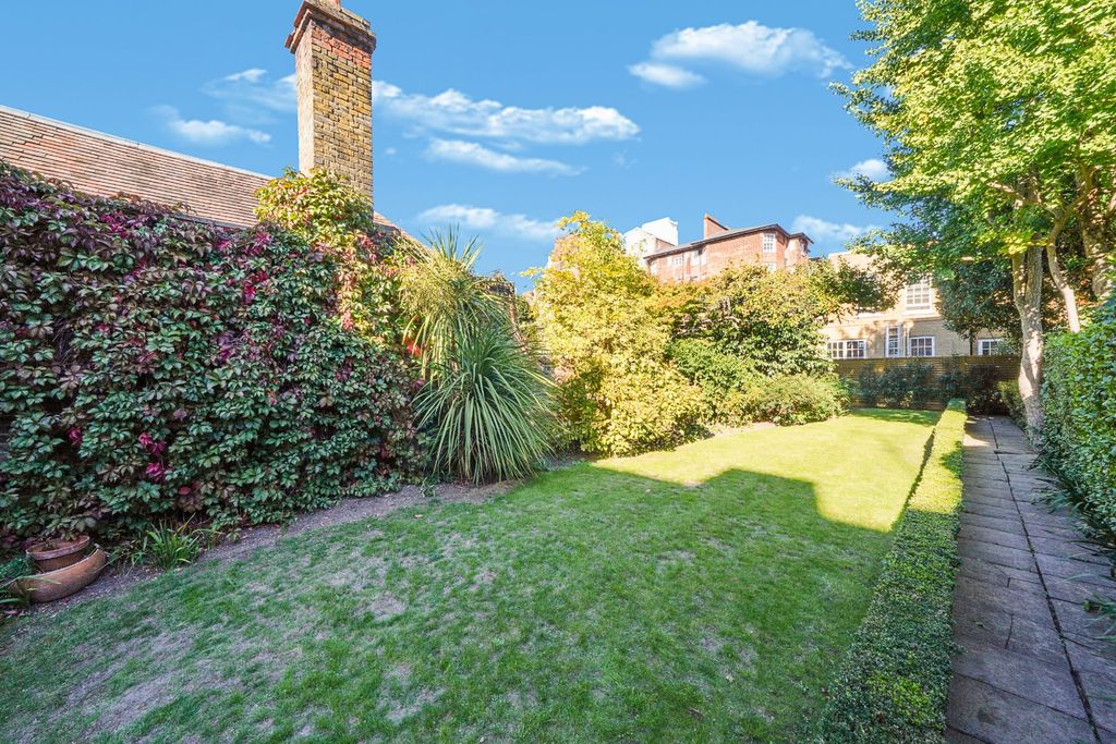 Property photo 3 of 20