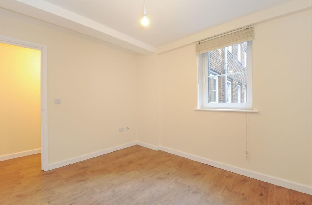 Property photo 3 of 9 Bedroom