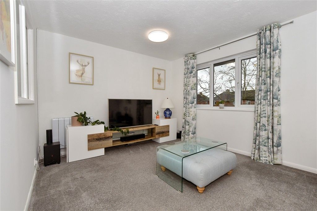 Property photo 3 of 10 Lounge/Dining Room