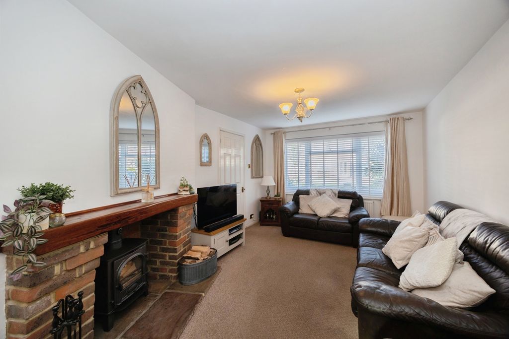 Property photo 2 of 17 Photo