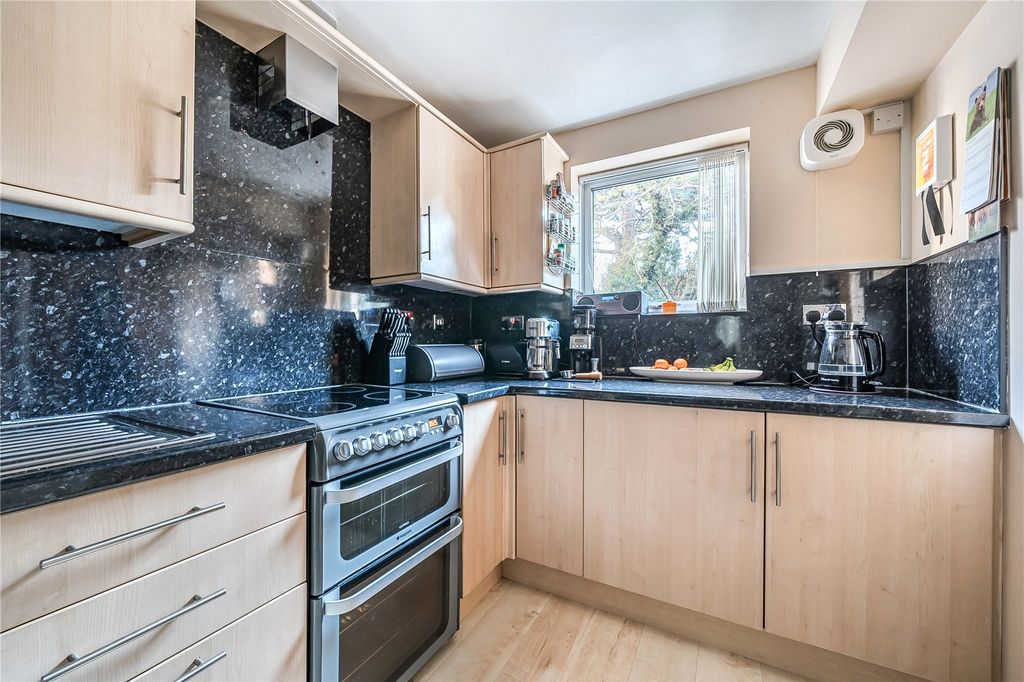 Property photo 3 of 26 Picture No. 20