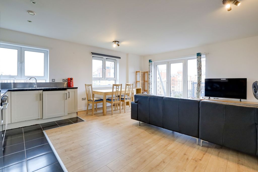 Property photo 2 of 14 Raw_4