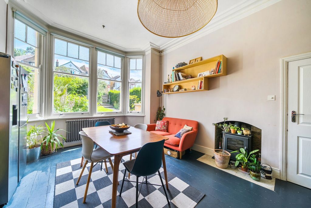 Property photo 3 of 19 1469435-9-6A315Ea...