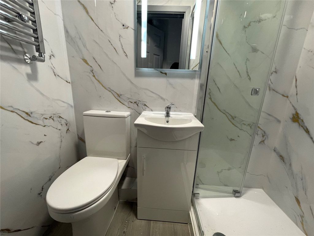 Property photo 3 of 5 Picture No. 06