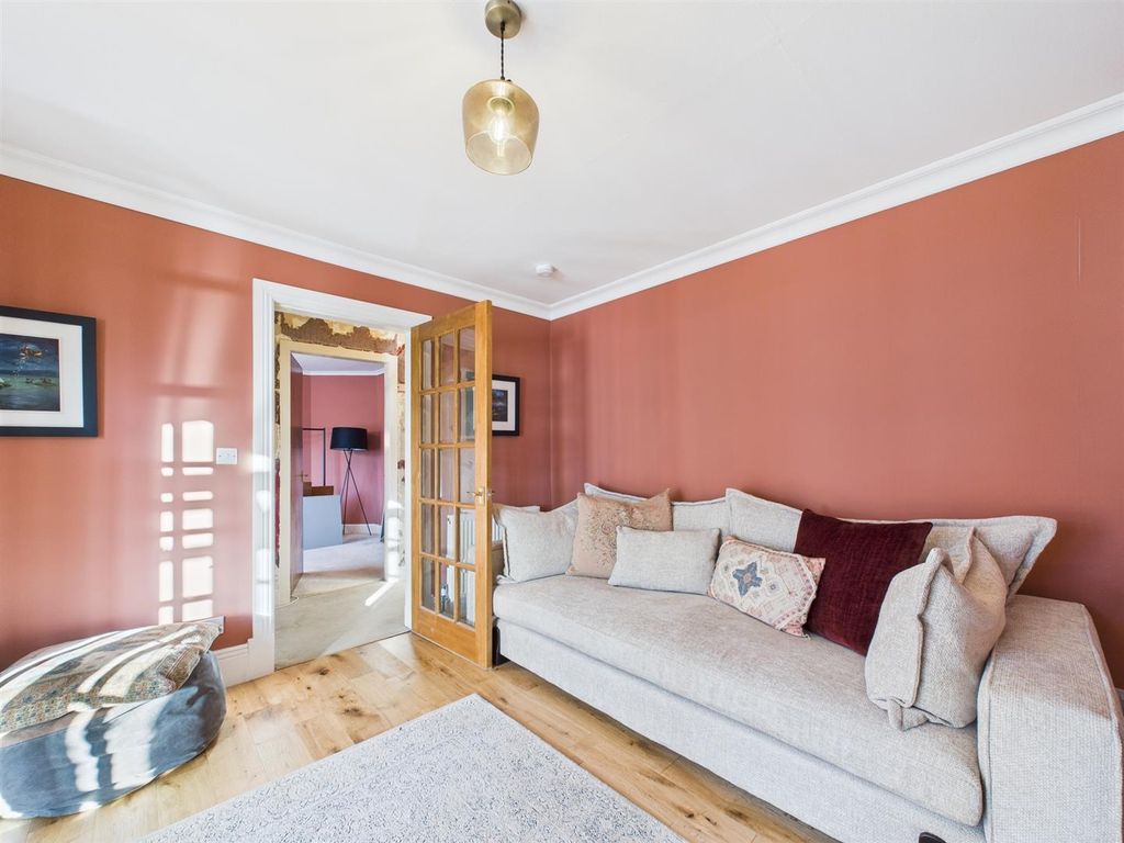 Property photo 3 of 16 Cam01486G0-Pr0914-Still008.Jpg