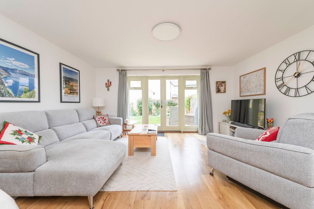 Property photo 2 of 14 Living Room