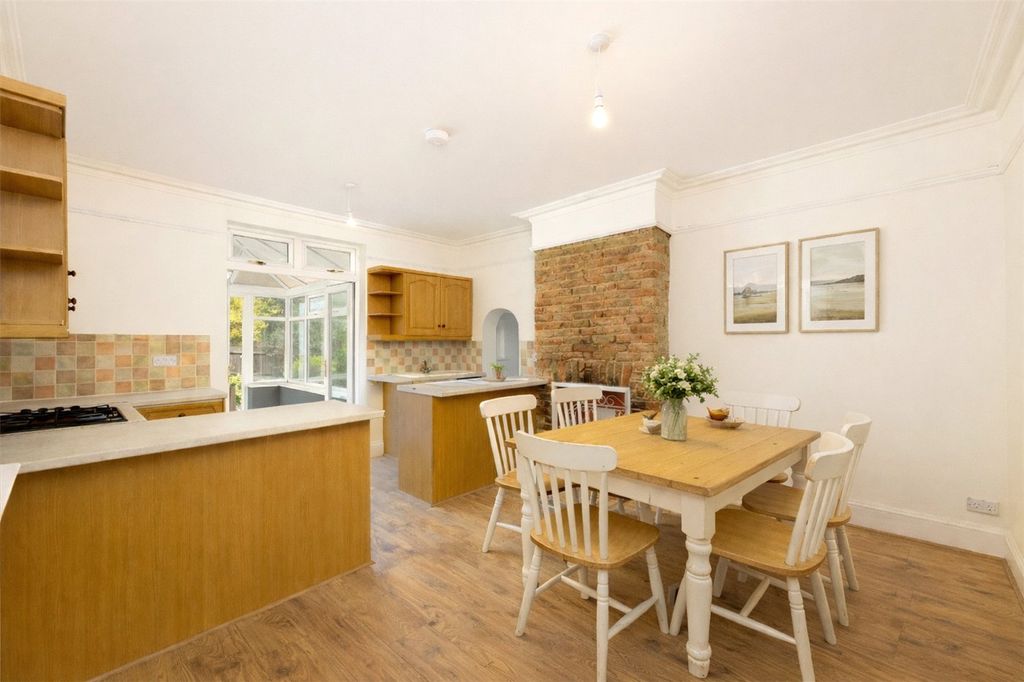 Property photo 2 of 7 Picture No. 04