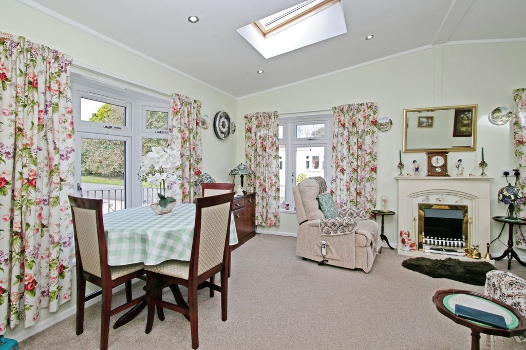 Property photo 3 of 26 Dining Area