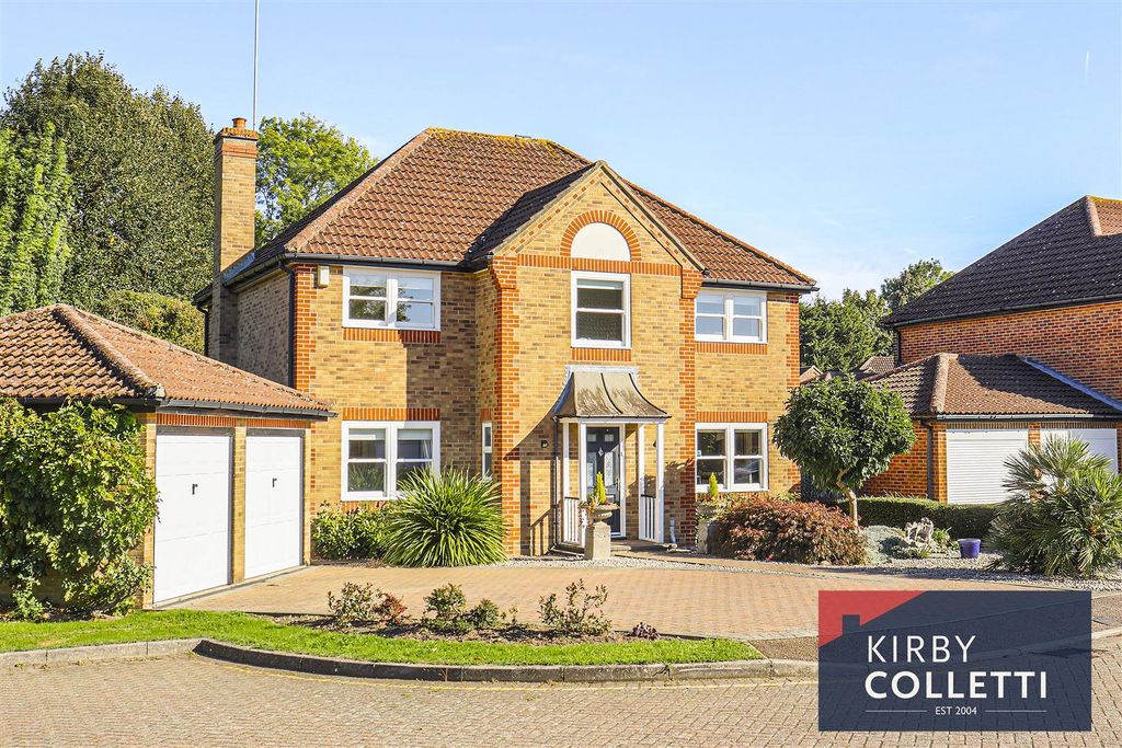 Property photo 1 of 32