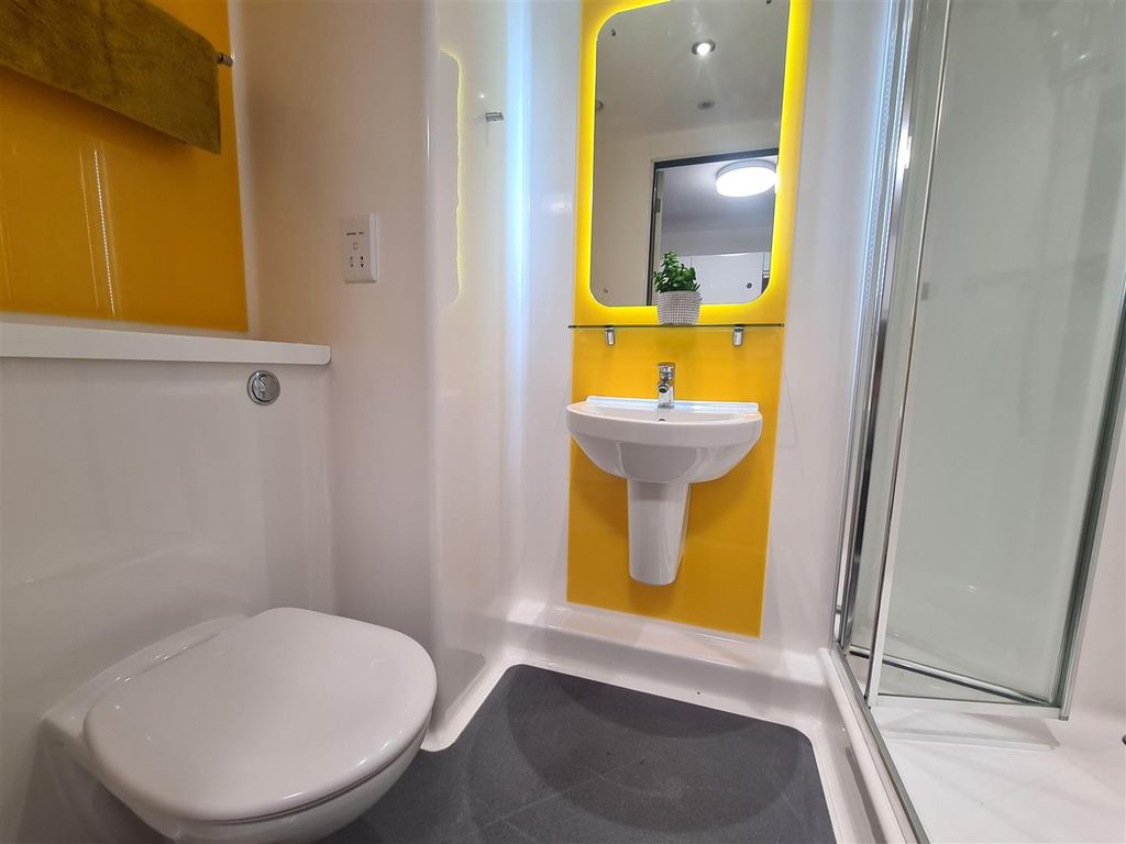 Property photo 1 of 31