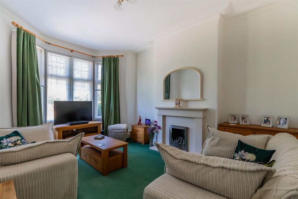 Property photo 2 of 27 17 (1 Of 27).Jpg